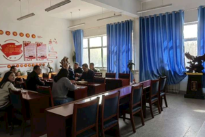 学院教师党支部书记王璐菊为全体党员讲党课